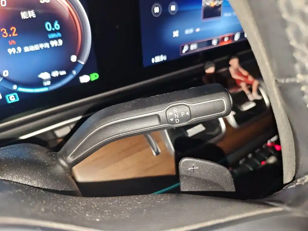 Mercedes-Benz GLE New Energy — миниатюра 10
