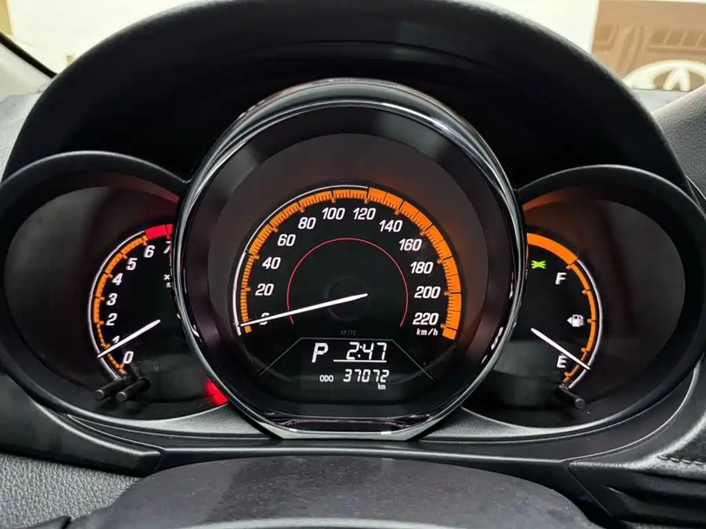 Toyota Yaris L — миниатюра 23