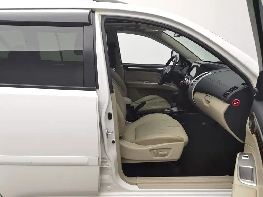 Mitsubishi Pajero Sport — миниатюра 23