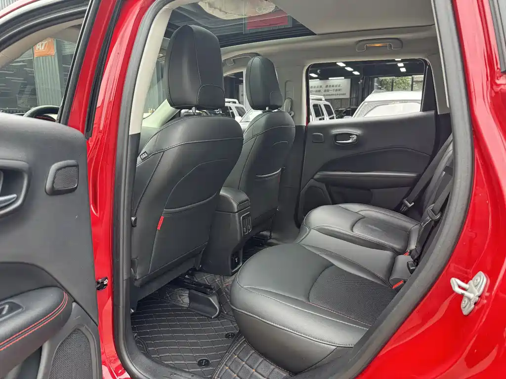 Jeep Compass — миниатюра 5