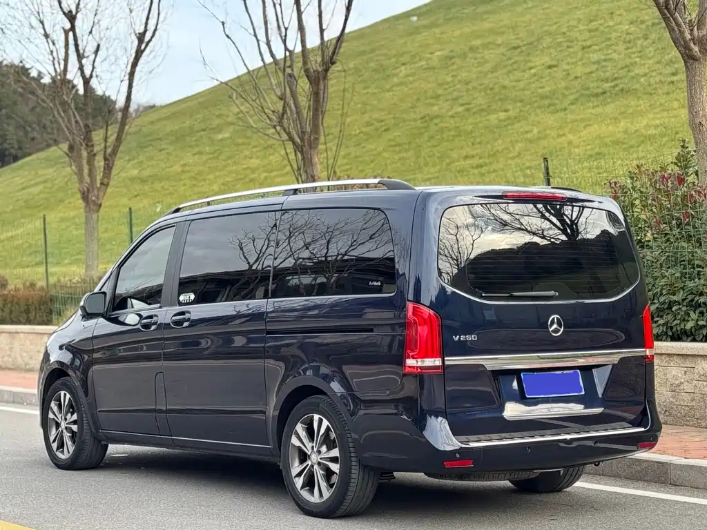 MERCEDES-BENZ V CLASS