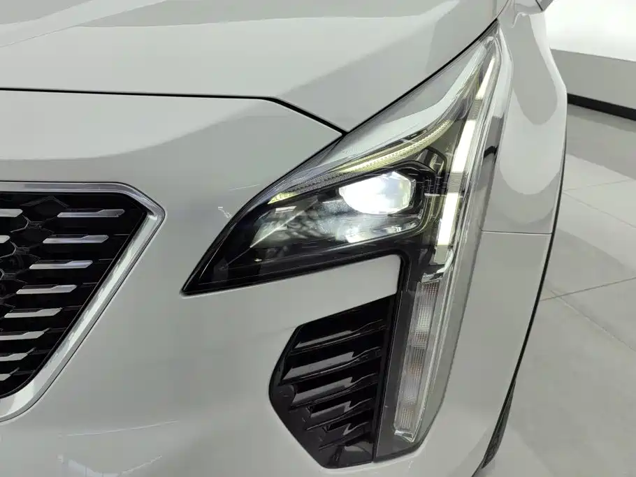 Cadillac XT4 — миниатюра 5