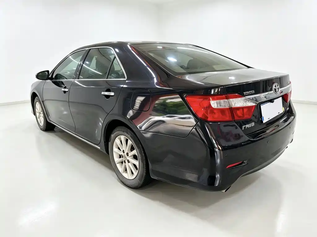Toyota Camry — миниатюра 10