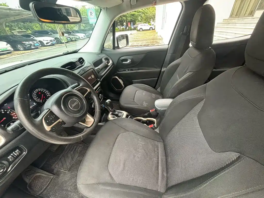 Jeep Renegade — миниатюра 8