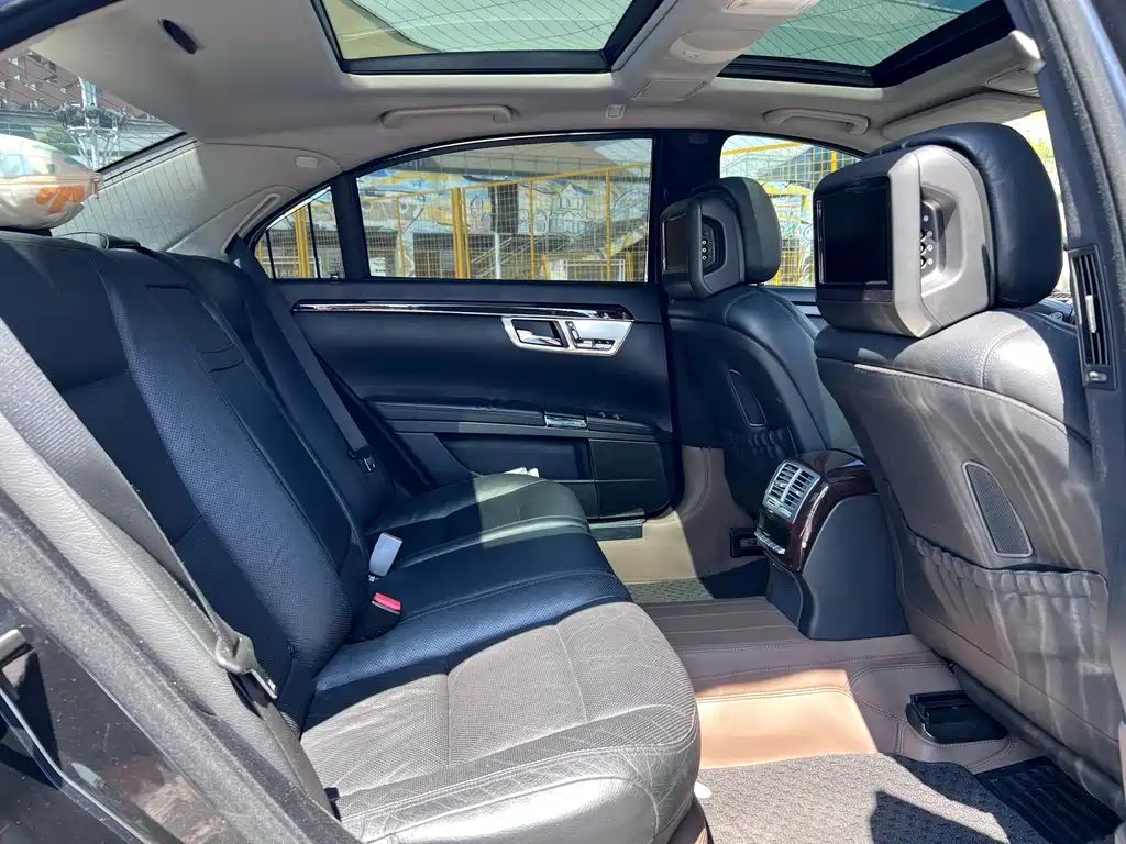 Mercedes-Benz S-Class — миниатюра 12