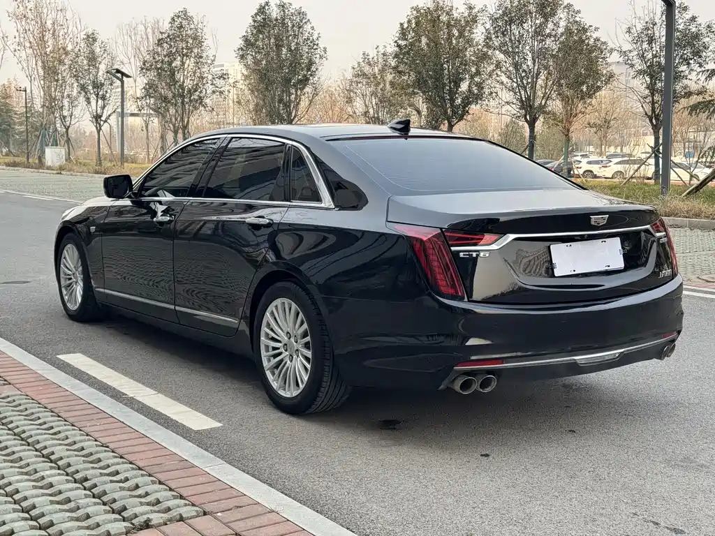 CADILLAC CT6