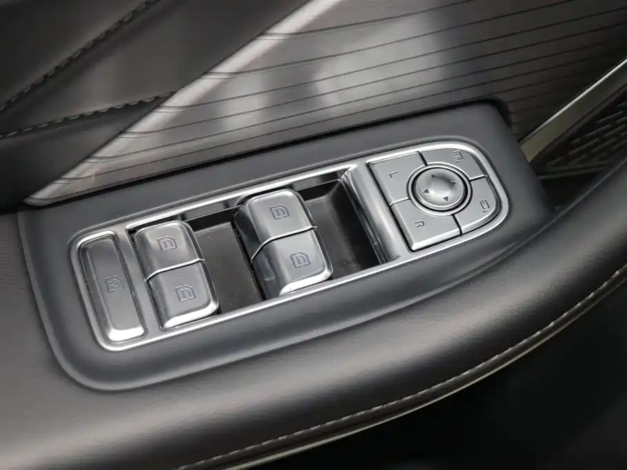 Hongqi HONGQI HS7 PHEV