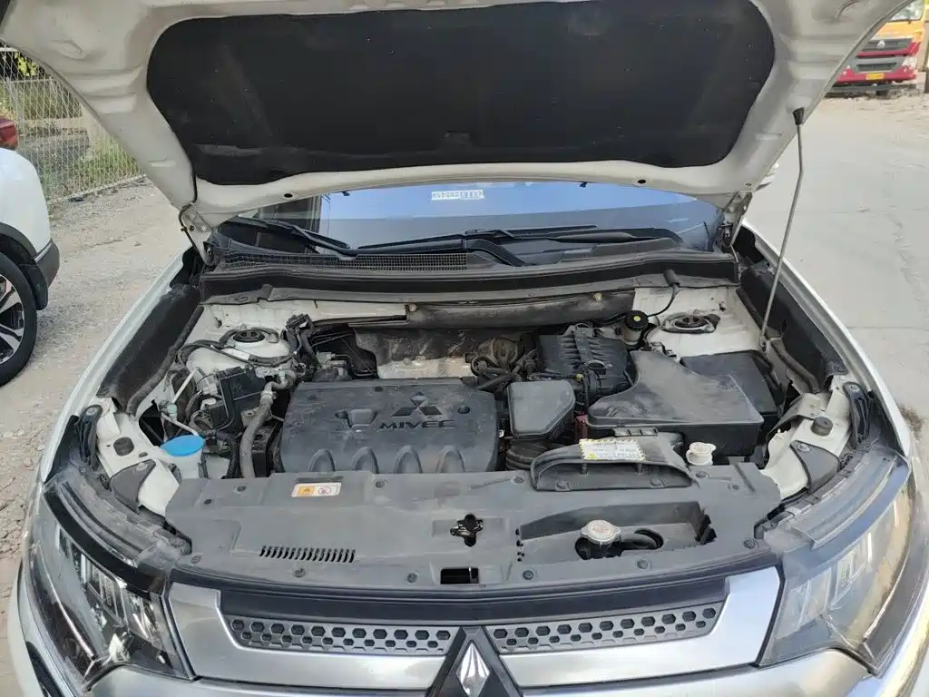 Mitsubishi Outlander — миниатюра 16