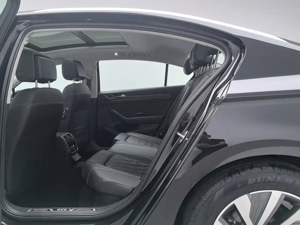 Volkswagen Magotan PHEV — миниатюра 15