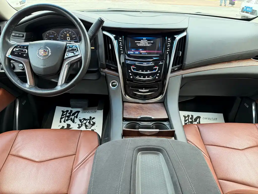 Cadillac Escalade — миниатюра 6