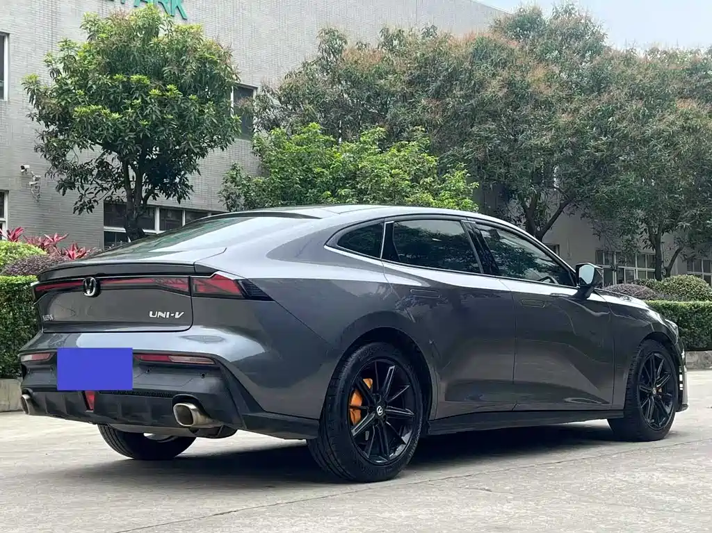 Changan UNI-V 2023 1.5T Premium