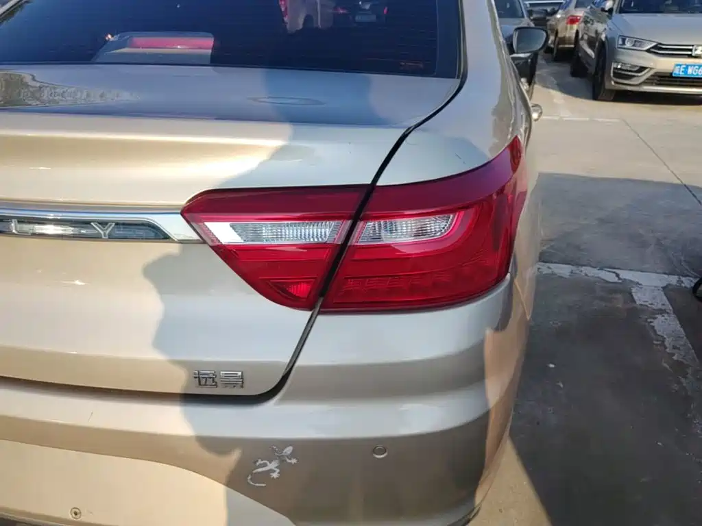 Geely Vision — миниатюра 8