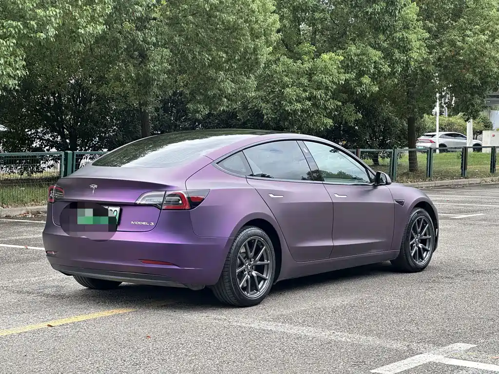 Tesla Model 3 — миниатюра 7