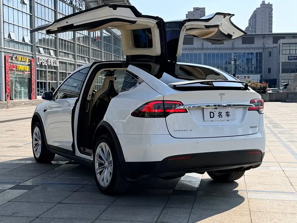 Tesla Model X — фотографии объявления, Фото 13