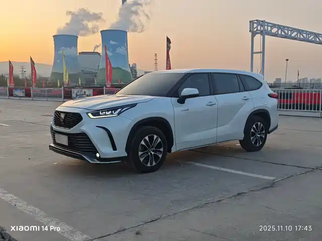 TOYOTA CROWN LUFANG 2023