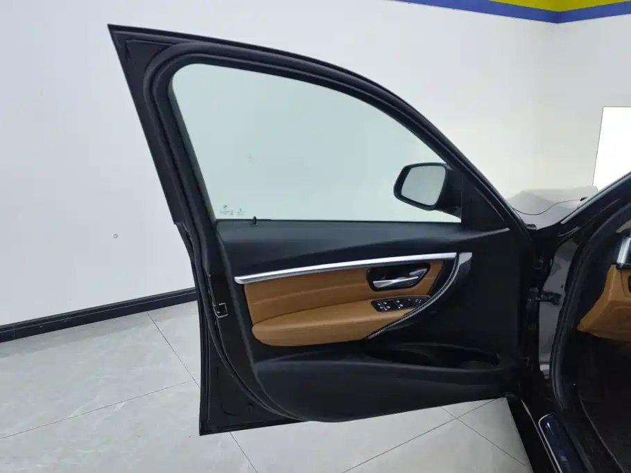 BMW 3 Series — миниатюра 7