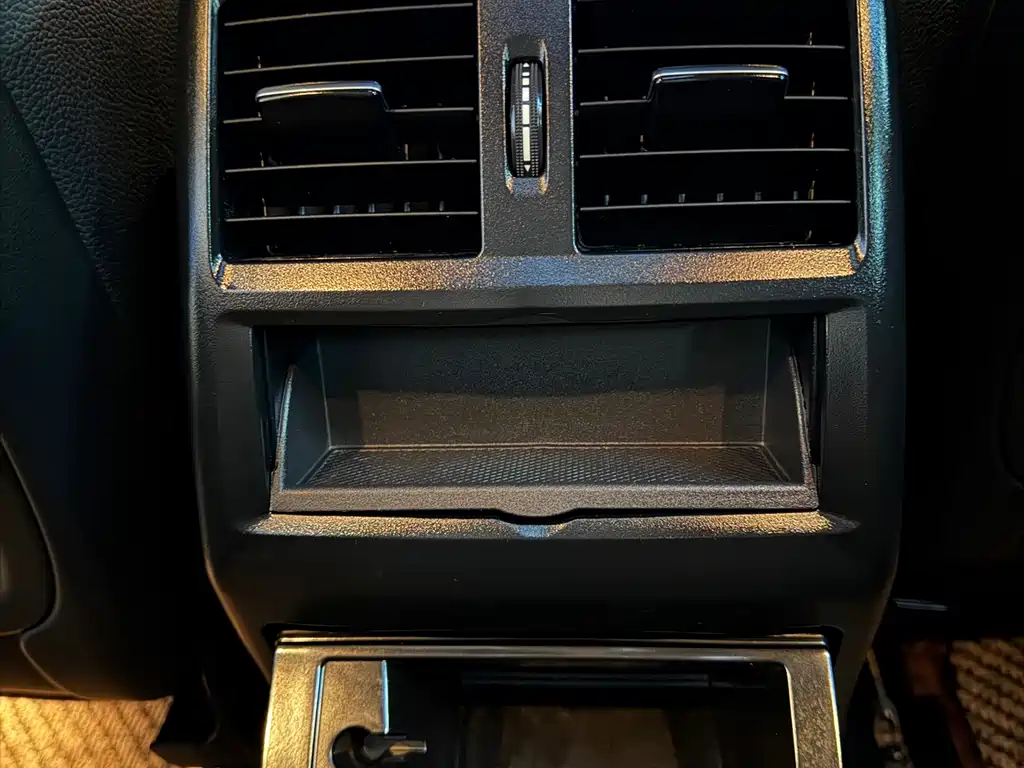 Mercedes-Benz GLS — миниатюра 25