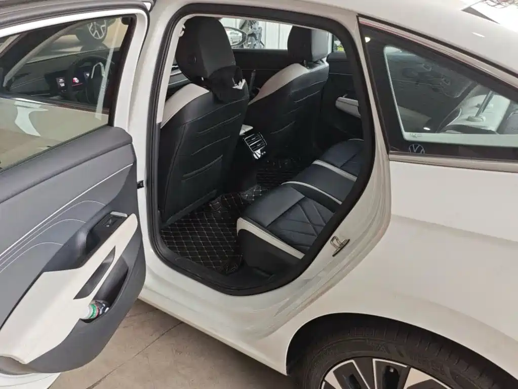 Volkswagen Sagitar — миниатюра 5