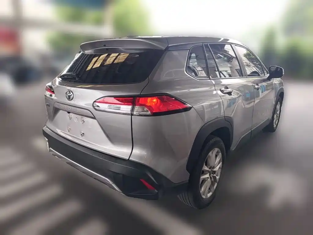 Toyota Corolla Cross — миниатюра 10