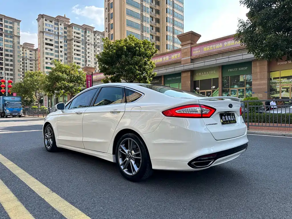 Ford Mondeo — миниатюра 6