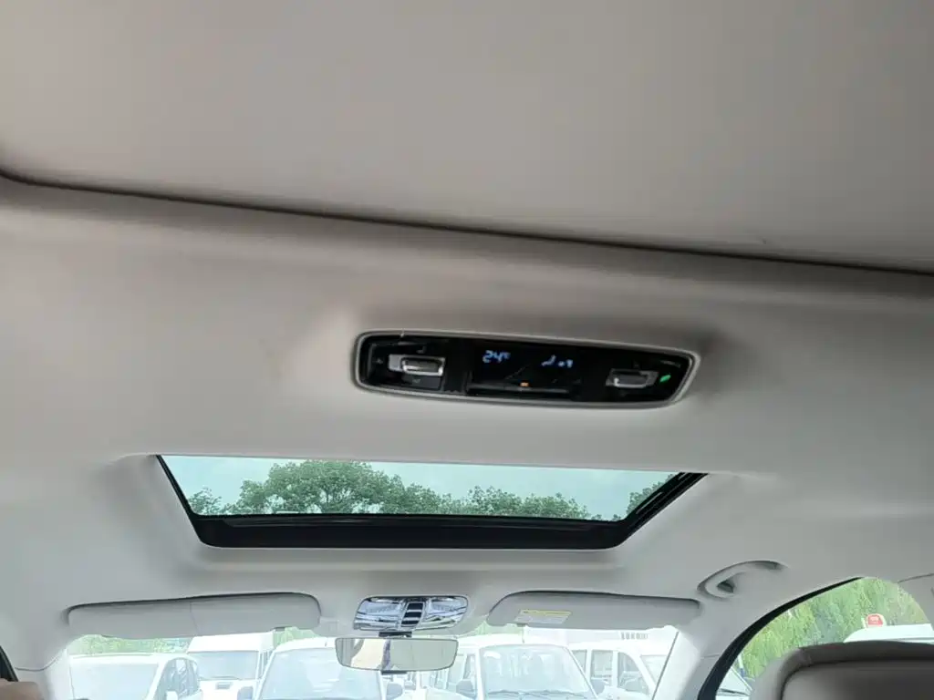 Roewe iMAX8 — миниатюра 18