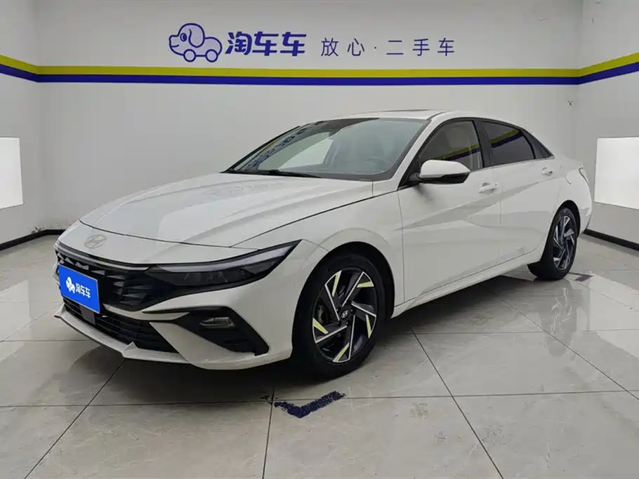 Hyundai Elantra 2024