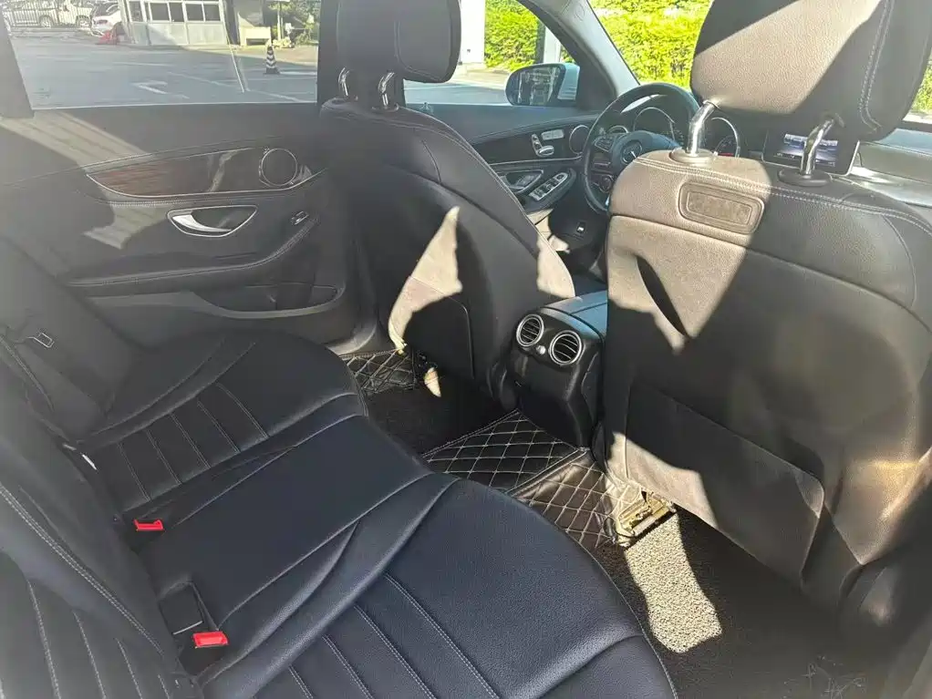 Mercedes-Benz C-Class — миниатюра 15