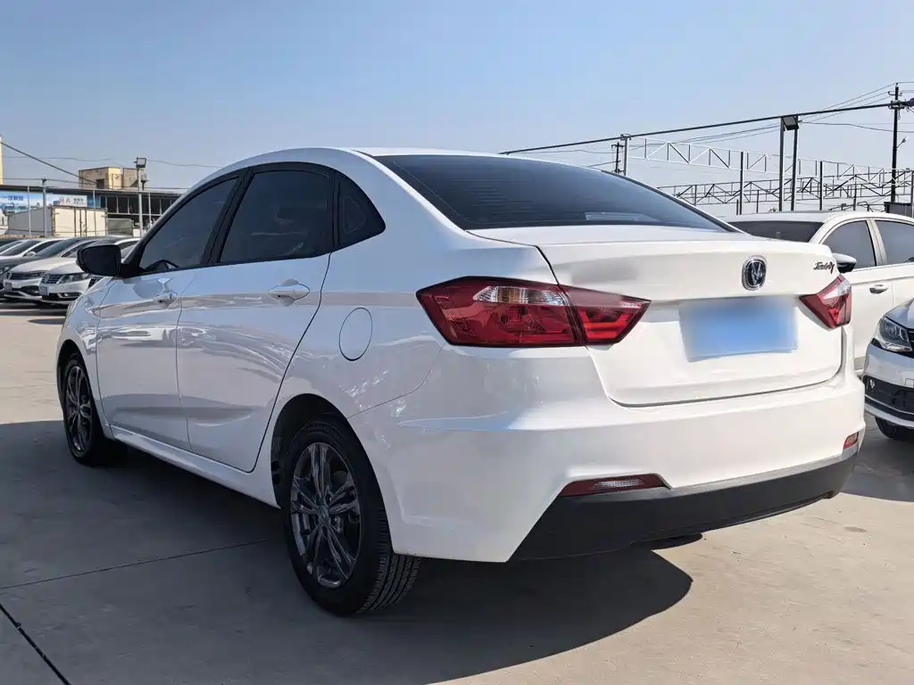 Changan Eado DT — миниатюра 5