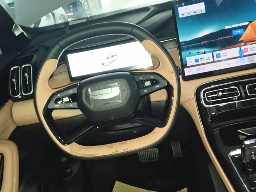 Geely Boyue L — миниатюра 11