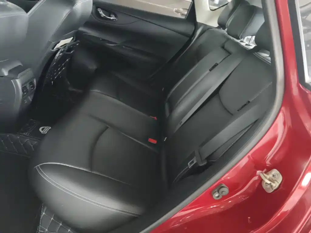 Nissan Tiida — миниатюра 17