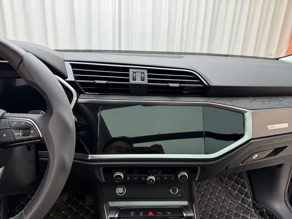 Audi Q3 2023 35 TFSI Fashion (1.4T)