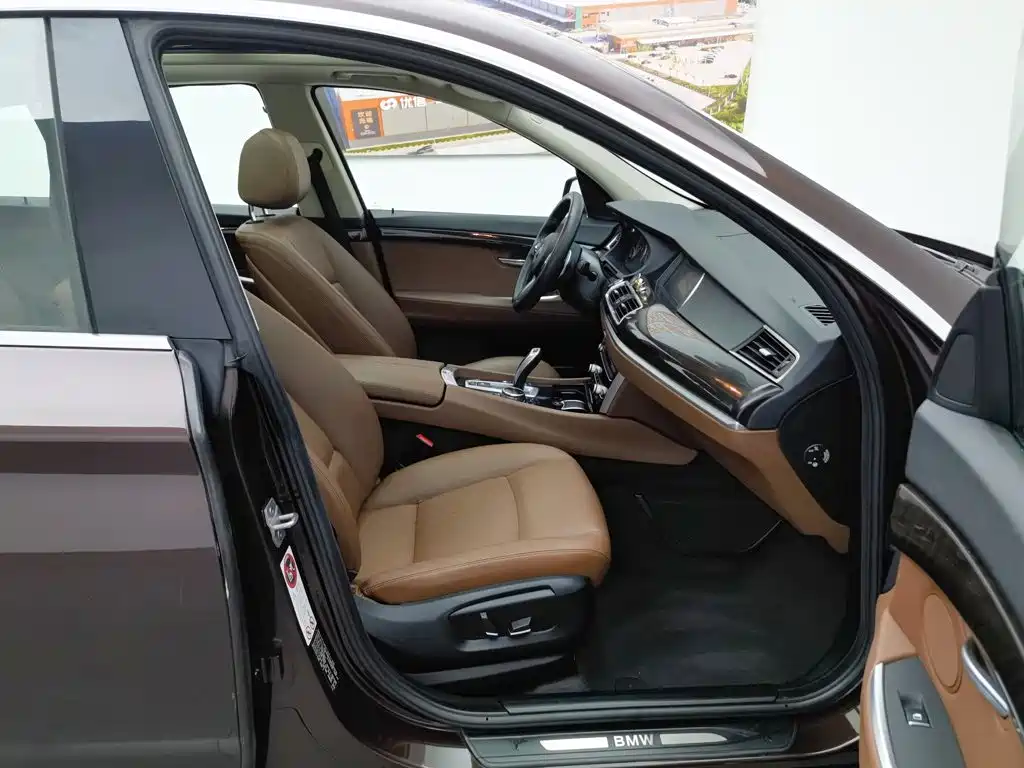 BMW 5 Series GT — миниатюра 23