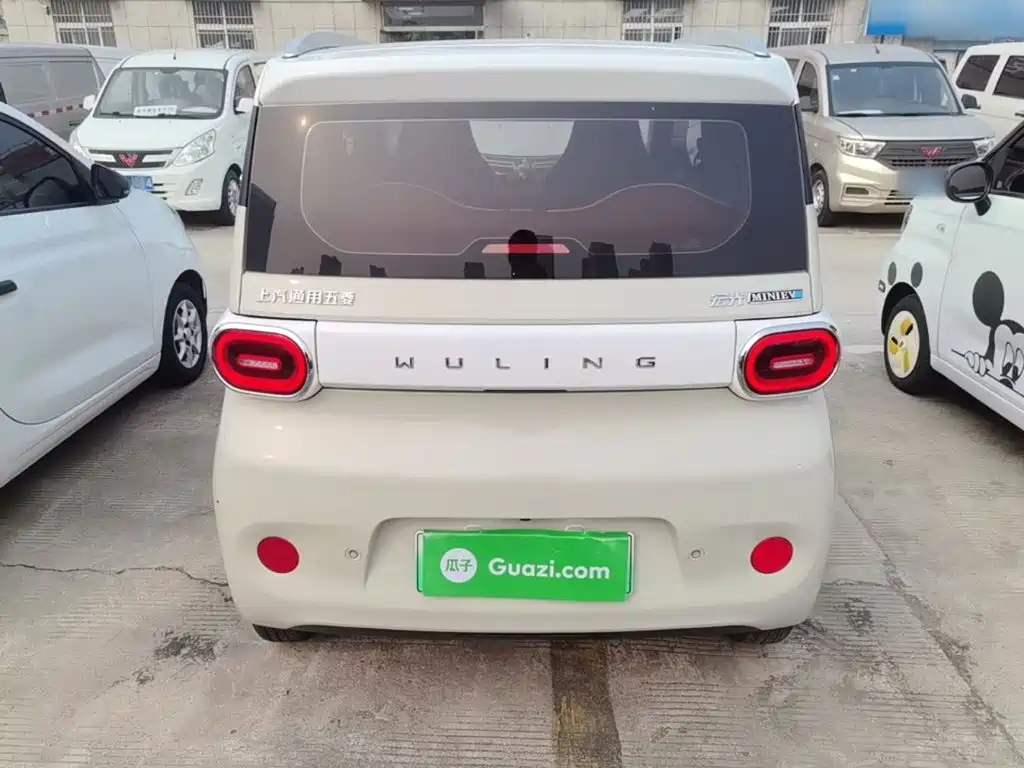 Wuling MINIEV — миниатюра 6