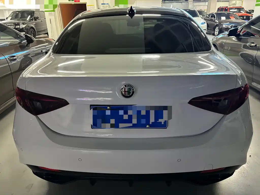 Alfa Romeo Giulia — миниатюра 13