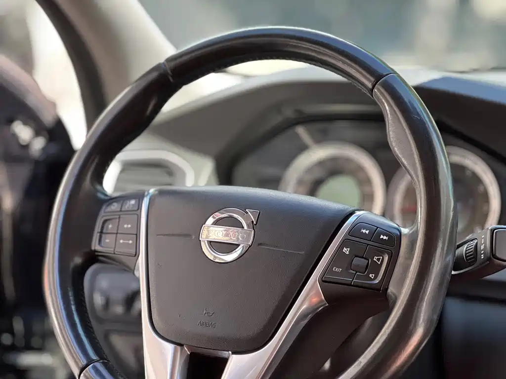 Volvo S60 (Import) — миниатюра 12