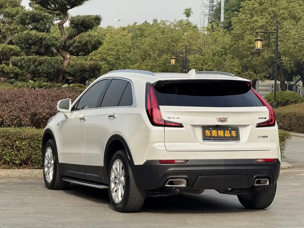 CADILLAC XT4