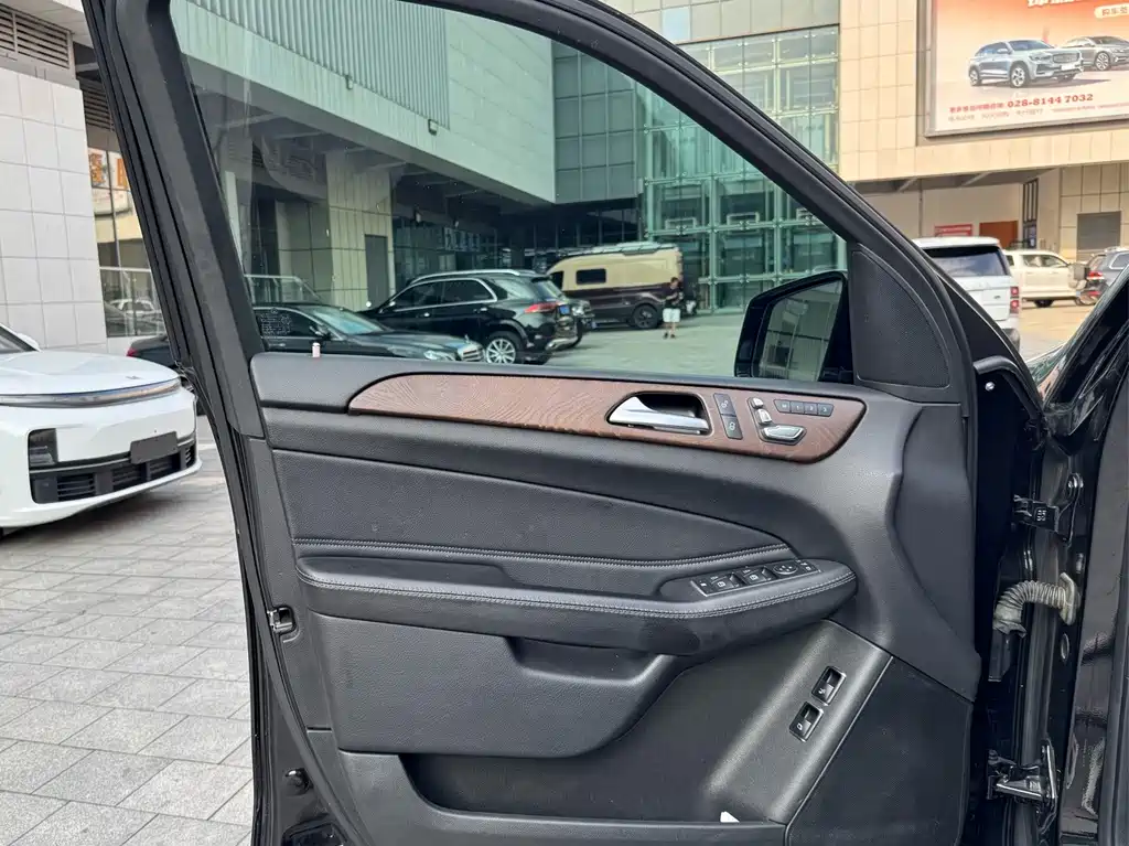 Mercedes-Benz GLS — миниатюра 5