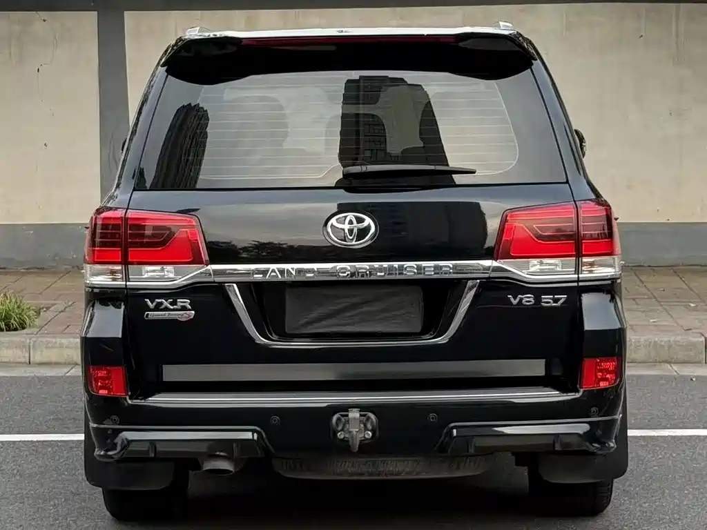 Toyota Land Cruiser — миниатюра 3