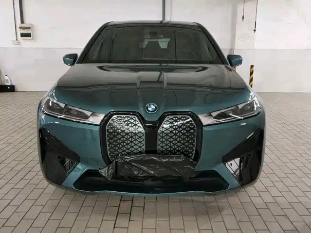 BMW  IX 2023
