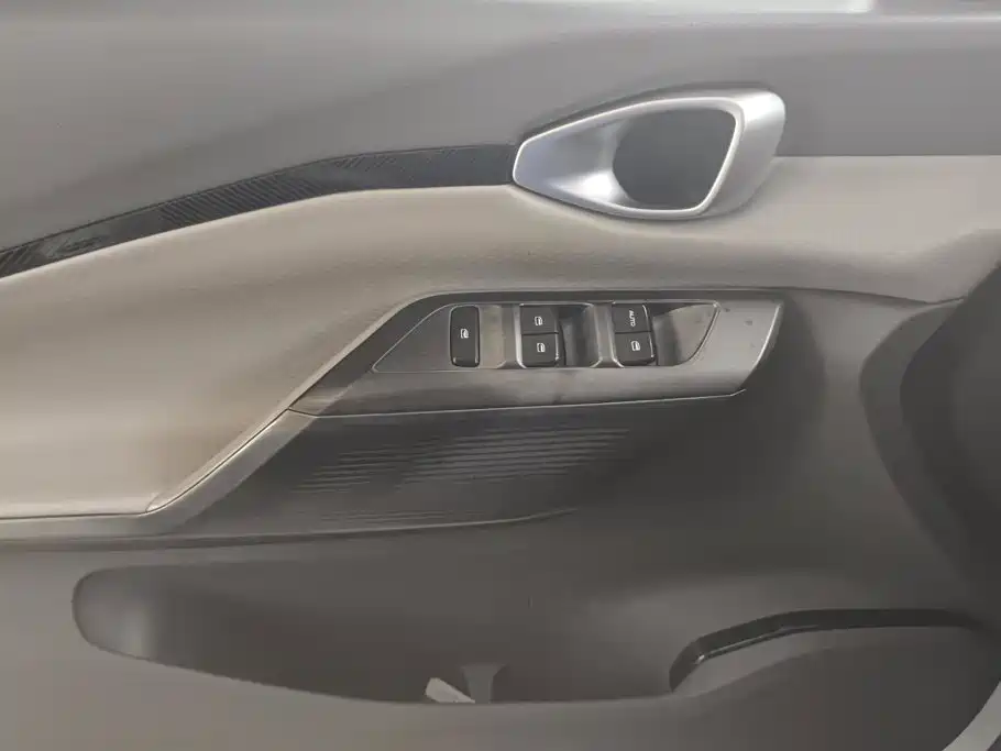 Baojun RC-5 — миниатюра 7