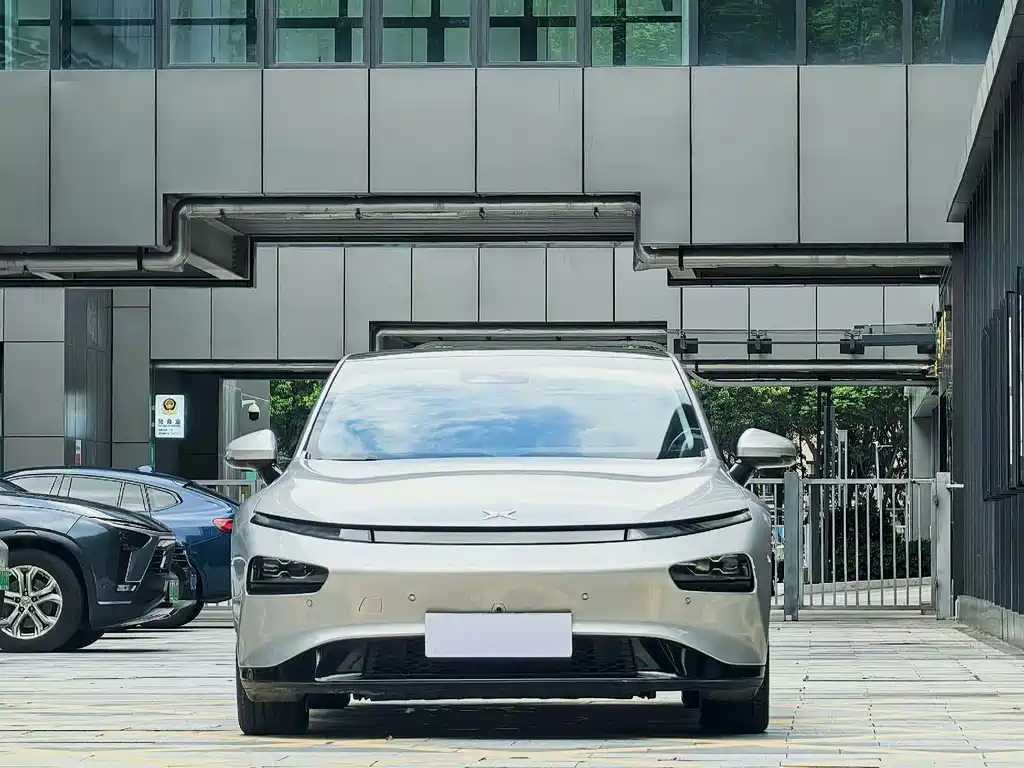 XPeng P7 — миниатюра 2