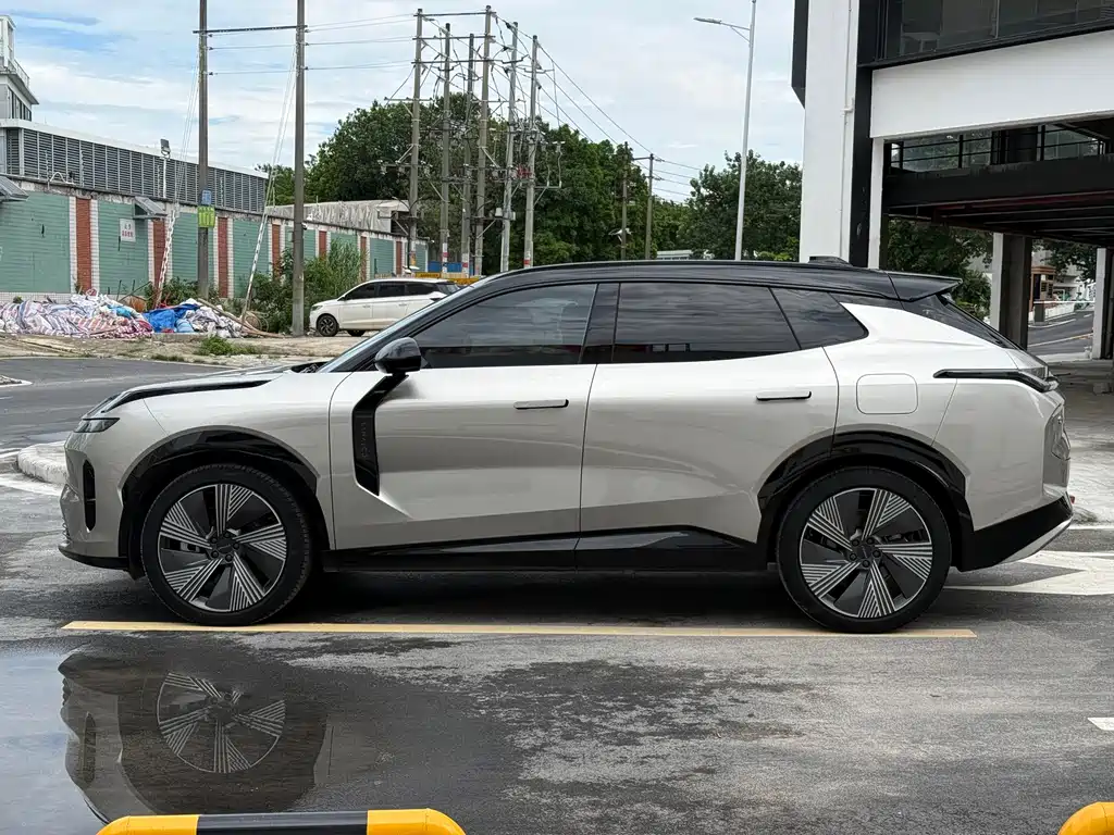 Lynk & Co 08 EM-P — миниатюра 7