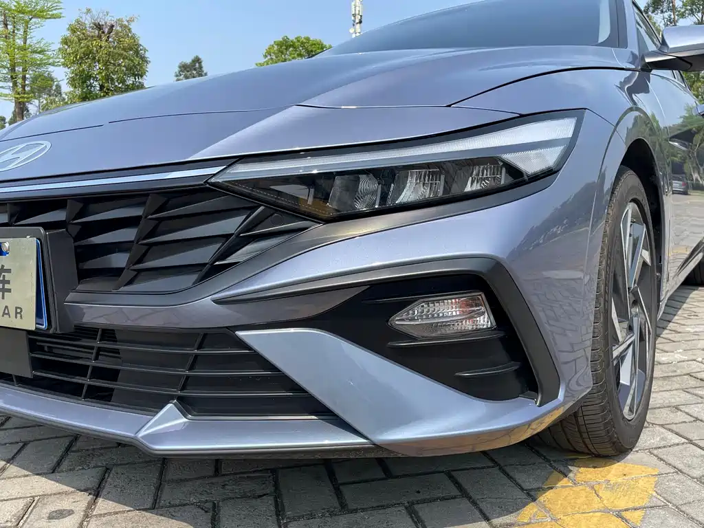 Hyundai Elantra — миниатюра 8
