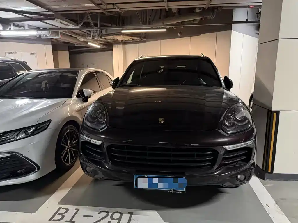 Porsche Cayenne — миниатюра 13