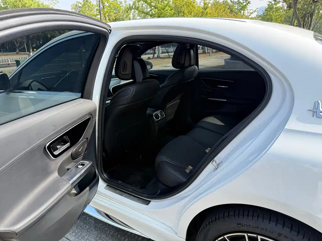 Mercedes-Benz C-Class — миниатюра 10