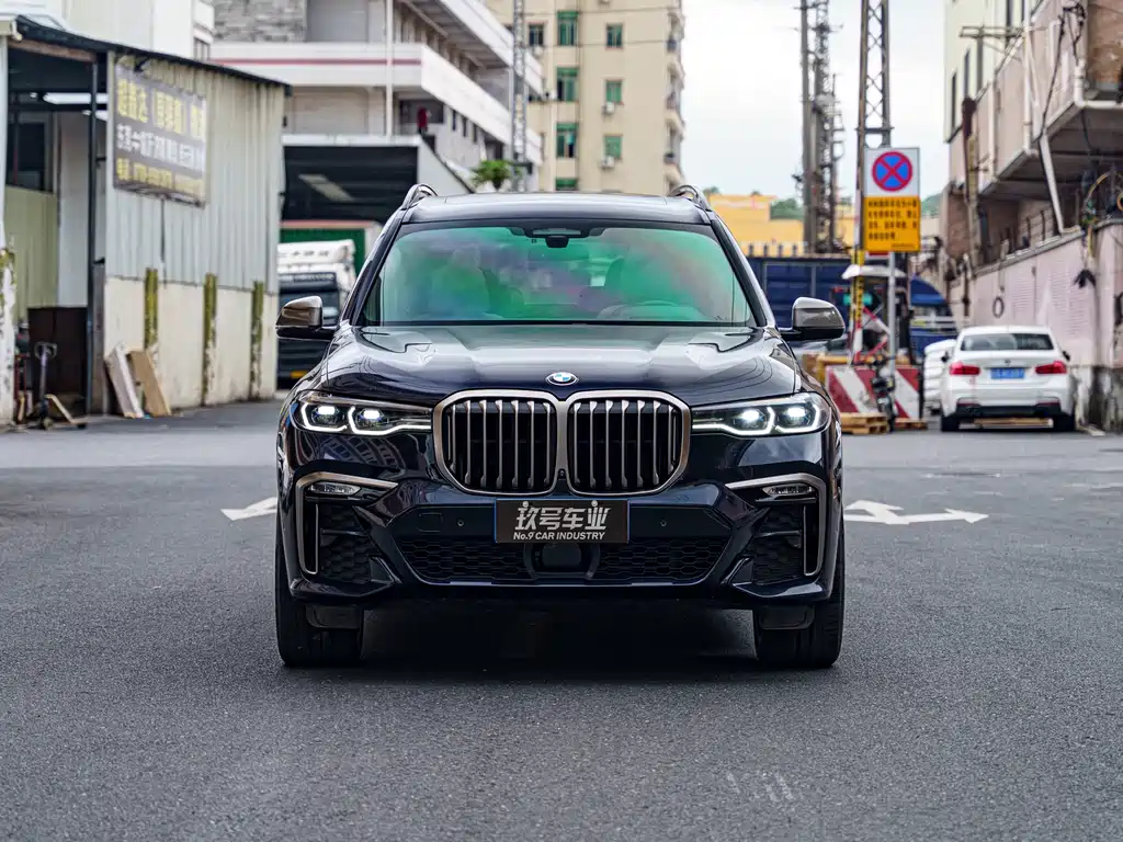 BMW X7 2022 xDrive M50i