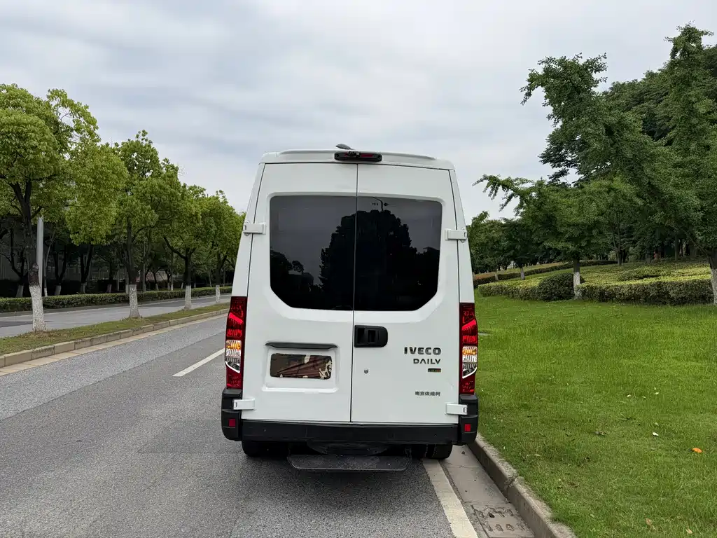 IVECO Ousheng — миниатюра 7