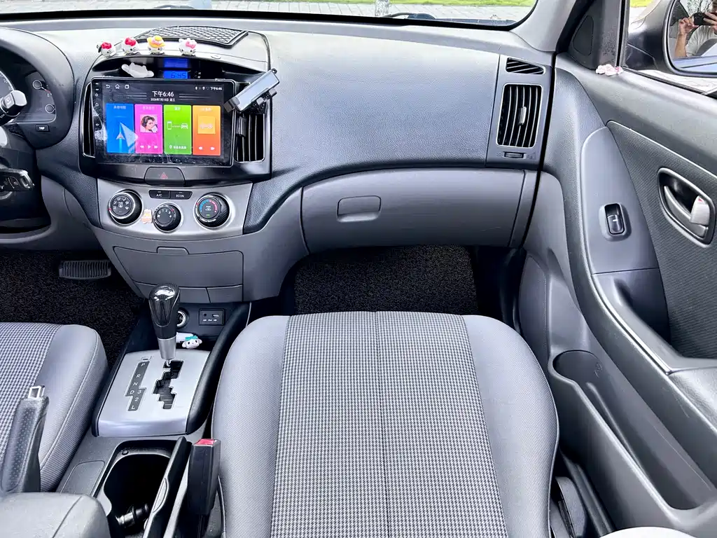 Hyundai Elantra — миниатюра 18