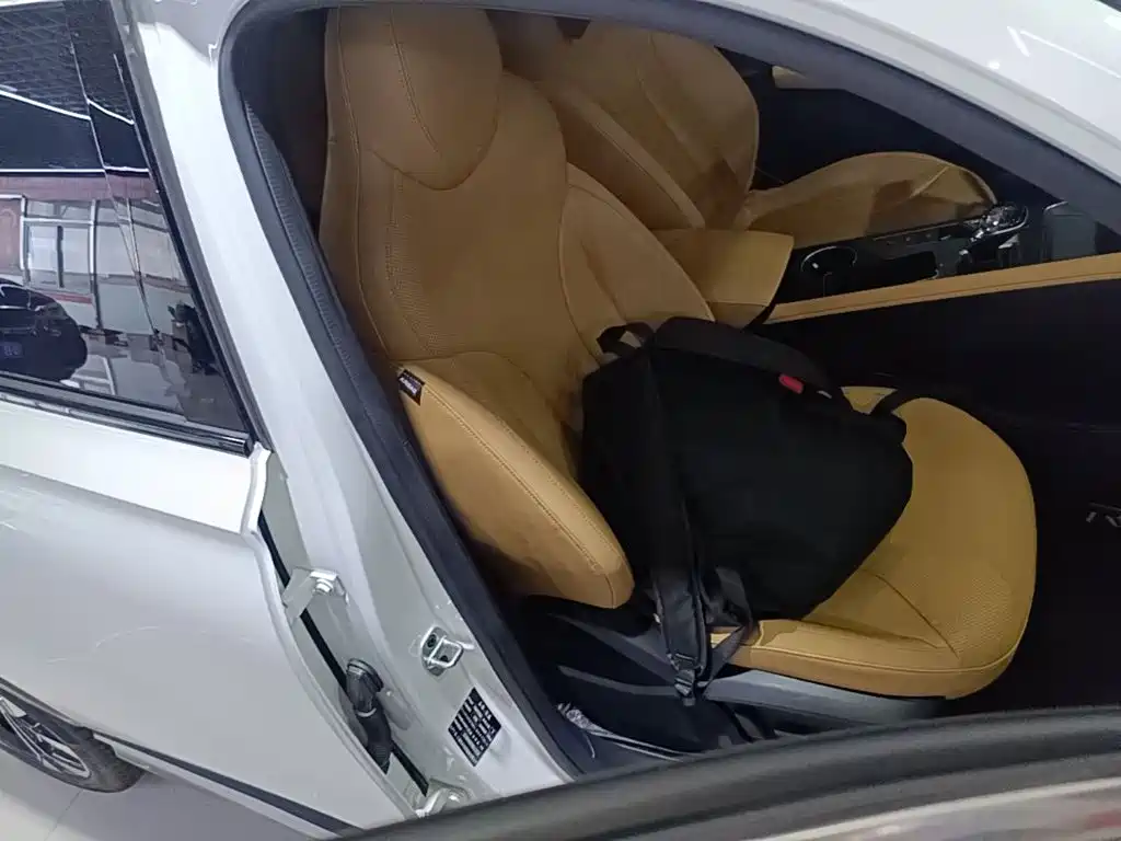 Roewe RX5 — миниатюра 25