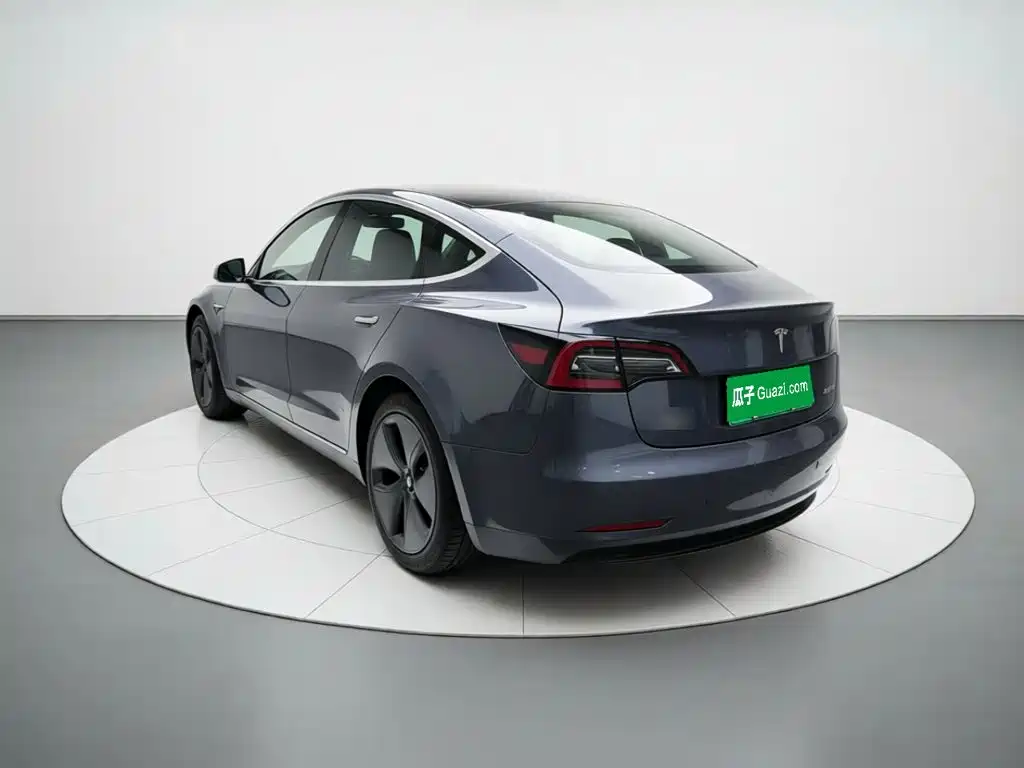 Tesla Model 3 — миниатюра 4